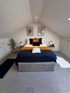 Osbourne House - BLUE 2 Bath,2 and half bath